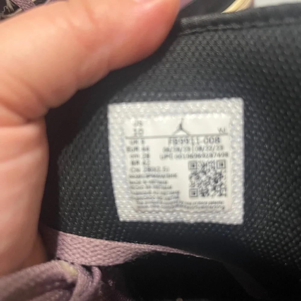 Jordan Sneakers Black and Purple‎